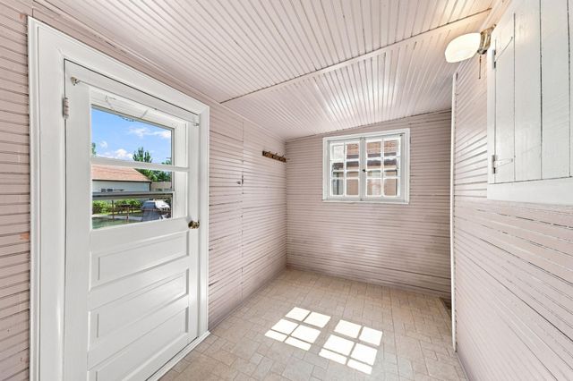 5210 Colfax Avenue N, Minneapolis, MN 55430