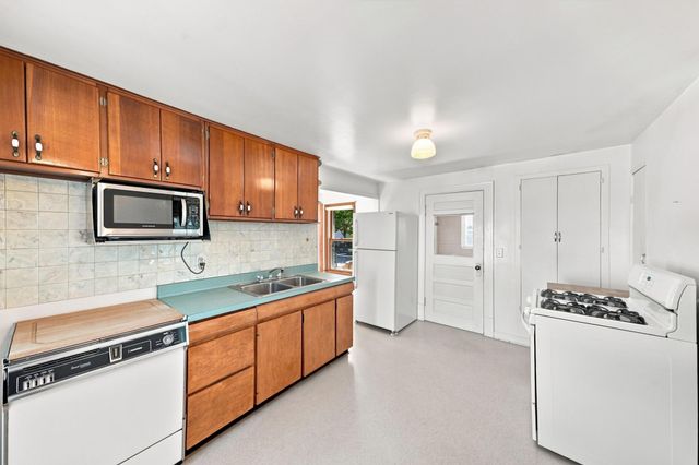 5210 Colfax Avenue N, Minneapolis, MN 55430