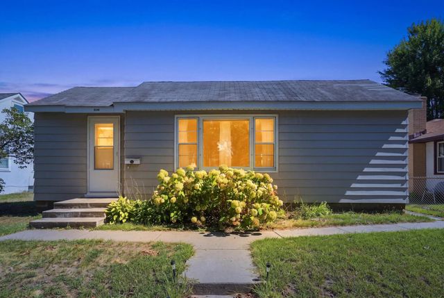 5210 Colfax Avenue N, Minneapolis, MN 55430