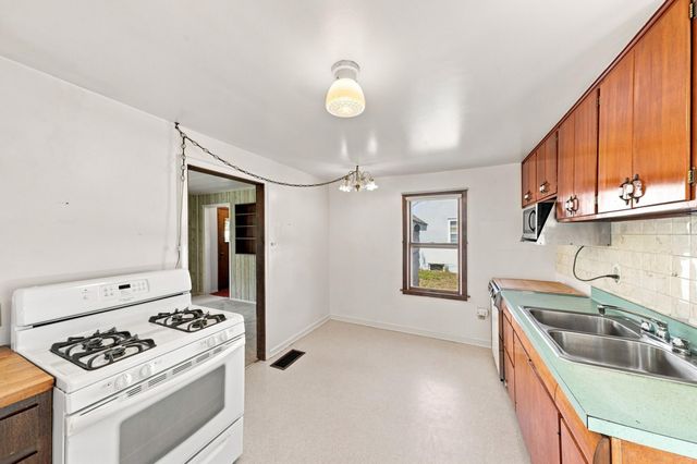 5210 Colfax Avenue N, Minneapolis, MN 55430