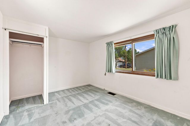 5210 Colfax Avenue N, Minneapolis, MN 55430