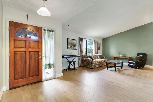 15821 Sedgewyck Circle N, Davie, FL 33331