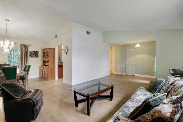 15821 Sedgewyck Circle N, Davie, FL 33331