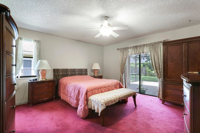 15821 Sedgewyck Circle N, Davie, FL 33331