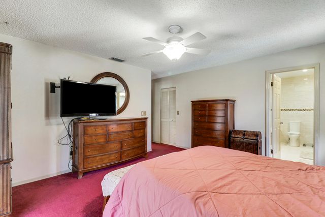 15821 Sedgewyck Circle N, Davie, FL 33331