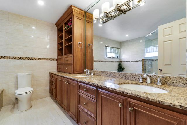 15821 Sedgewyck Circle N, Davie, FL 33331