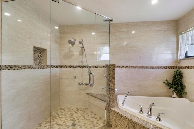 15821 Sedgewyck Circle N, Davie, FL 33331
