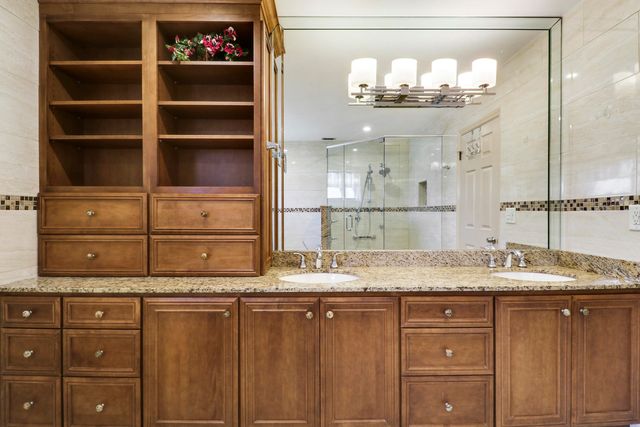 15821 Sedgewyck Circle N, Davie, FL 33331