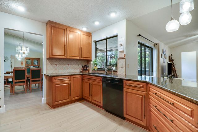 15821 Sedgewyck Circle N, Davie, FL 33331