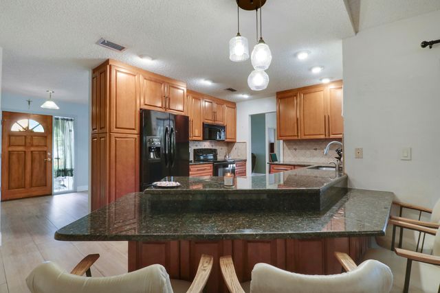 15821 Sedgewyck Circle N, Davie, FL 33331