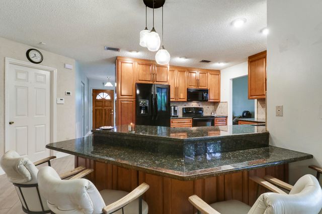 15821 Sedgewyck Circle N, Davie, FL 33331