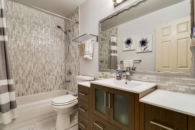15821 Sedgewyck Circle N, Davie, FL 33331