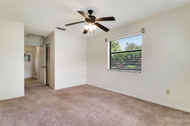 15821 Sedgewyck Circle N, Davie, FL 33331