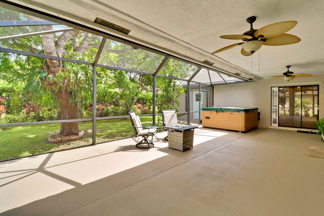 15821 Sedgewyck Circle N, Davie, FL 33331