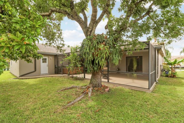15821 Sedgewyck Circle N, Davie, FL 33331