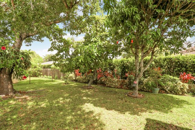 15821 Sedgewyck Circle N, Davie, FL 33331