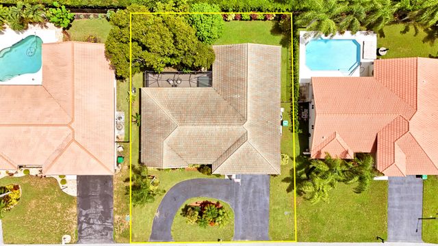 15821 Sedgewyck Circle N, Davie, FL 33331