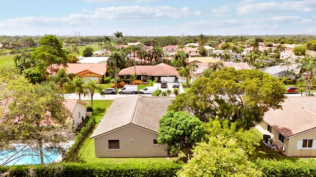 15821 Sedgewyck Circle N, Davie, FL 33331