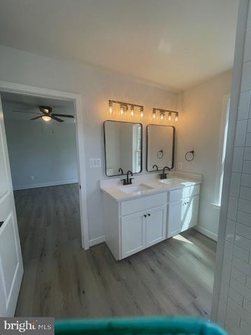 512 LIVINGSTONE ST, Colonial Beach, VA 22443