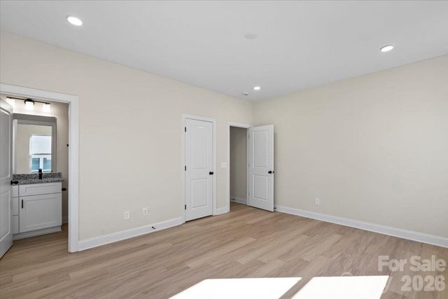 1562 7th Avenue Drive SW, Hickory, NC 28602