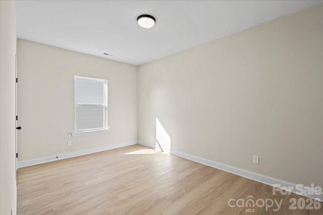 1562 7th Avenue Drive SW, Hickory, NC 28602