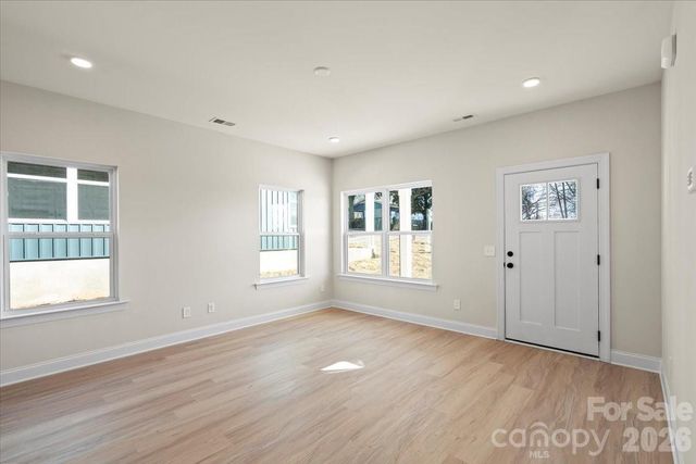1562 7th Avenue Drive SW, Hickory, NC 28602
