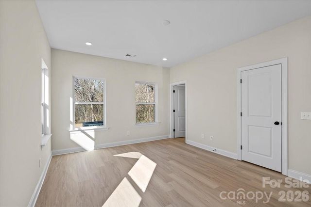 1562 7th Avenue Drive SW, Hickory, NC 28602