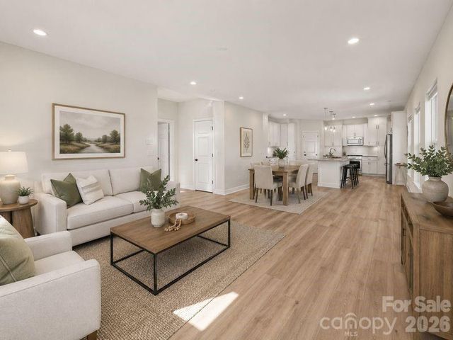 1562 7th Avenue Drive SW, Hickory, NC 28602