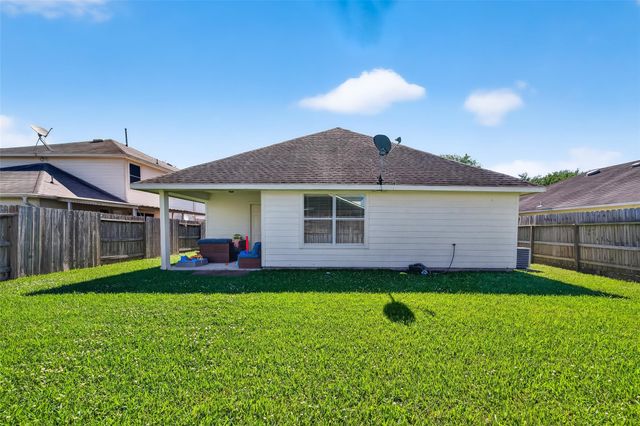 8223 Montego Bay Drive, Baytown, TX 77523