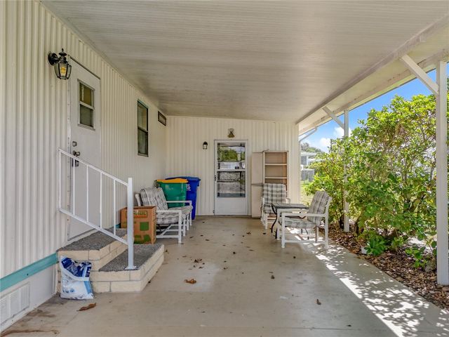 1440 NASSAU CIRCLE, Tavares, FL 32778