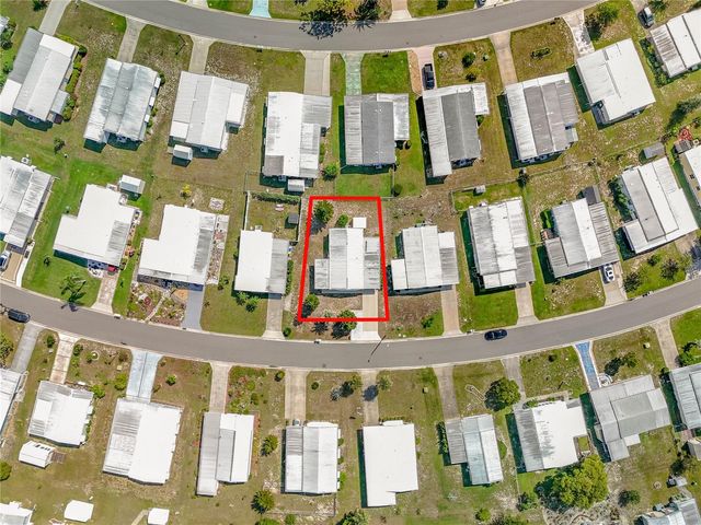 1440 NASSAU CIRCLE, Tavares, FL 32778