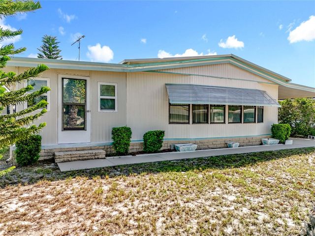 1440 NASSAU CIRCLE, Tavares, FL 32778