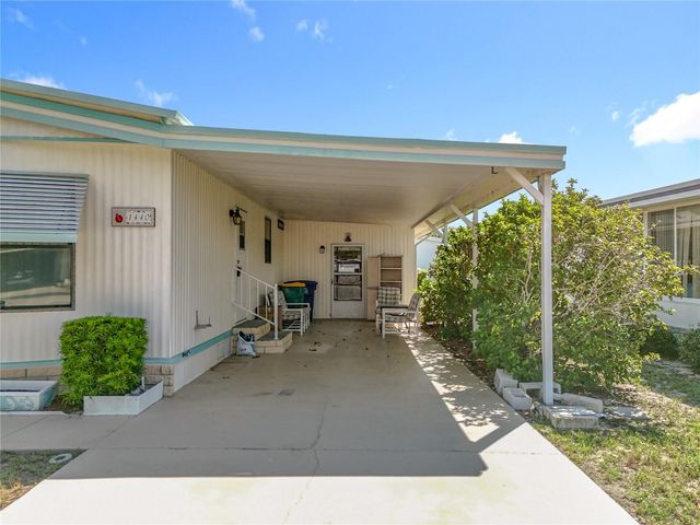 1440 NASSAU CIRCLE, Tavares, FL 32778