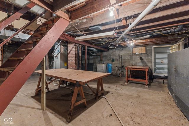 6725 Camby Road, Indianapolis, IN 46221