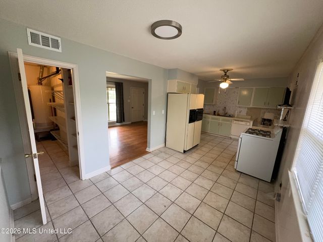 1778 Mississippi Valley Boulevard, Southaven, MS 38671