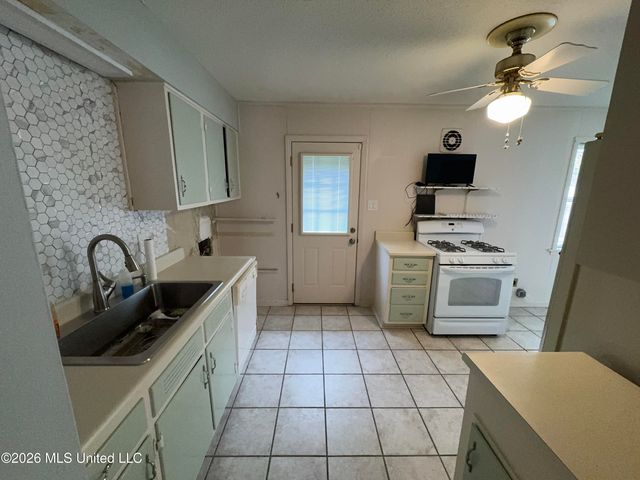 1778 Mississippi Valley Boulevard, Southaven, MS 38671