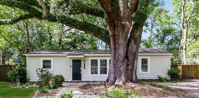 1722 W Robinhood Drive, Charleston, SC 29407
