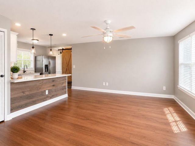 1722 W Robinhood Drive, Charleston, SC 29407