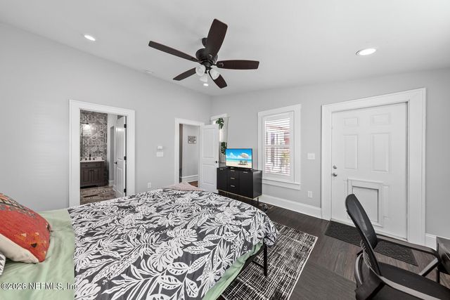 2018 ERNEST Street, Jacksonville, FL 32204