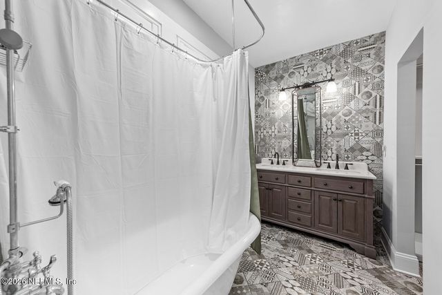 2018 ERNEST Street, Jacksonville, FL 32204