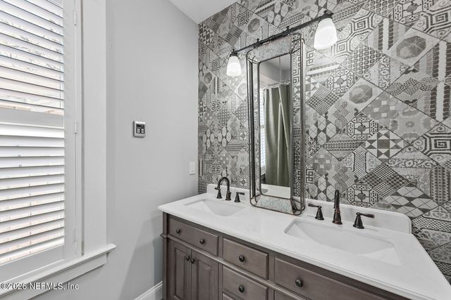 2018 ERNEST Street, Jacksonville, FL 32204