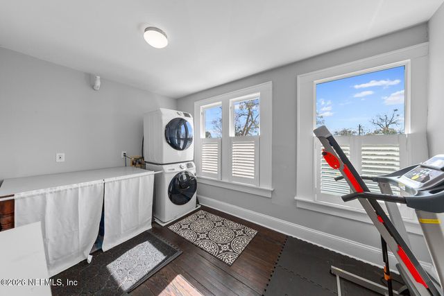 2018 ERNEST Street, Jacksonville, FL 32204