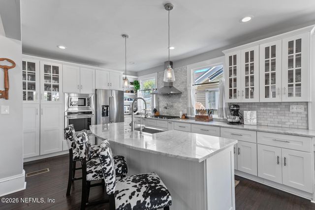 2018 ERNEST Street, Jacksonville, FL 32204