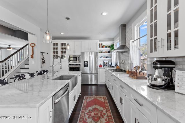 2018 ERNEST Street, Jacksonville, FL 32204