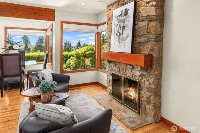 9636 NE 30th Place, Clyde Hill, WA 98004