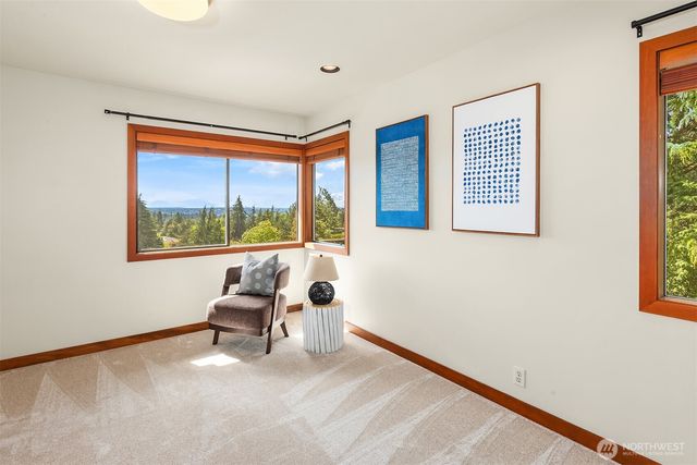 9636 NE 30th Place, Clyde Hill, WA 98004