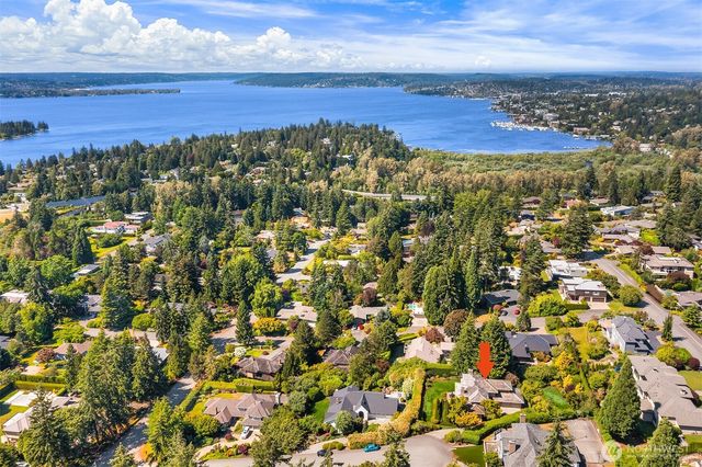 9636 NE 30th Place, Clyde Hill, WA 98004