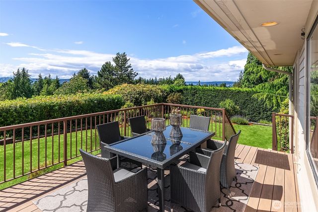 9636 NE 30th Place, Clyde Hill, WA 98004