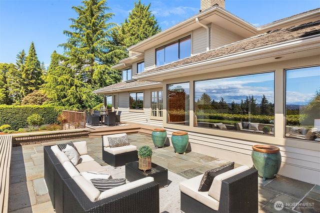 9636 NE 30th Place, Clyde Hill, WA 98004