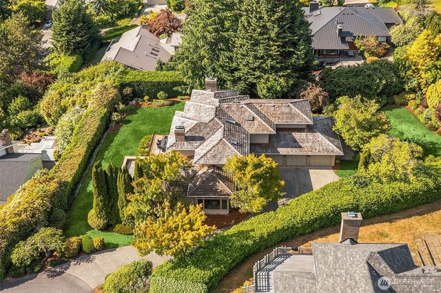 9636 NE 30th Place, Clyde Hill, WA 98004